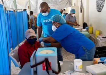 VACUNAN A MEDIO MILLÓN DE HAITIANOS