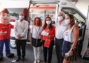 ENTREGA DE AMBULANCIA POR DONATIVO DEL “PROGRAMA REDONDEO CLIENTES OXXO”