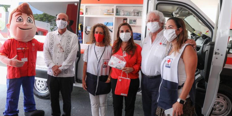 ENTREGA DE AMBULANCIA POR DONATIVO DEL “PROGRAMA REDONDEO CLIENTES OXXO”