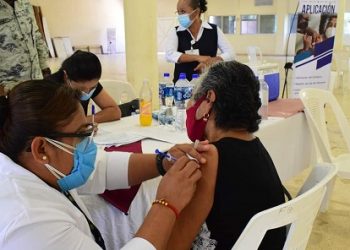 NO OBSTANTE QUE AVANZA VACUNACIÓN ANTICOVID, SALUD PIDE REFORZAR MEDIDAS PREVENTIVAS
