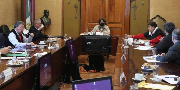 RECONOCE DELFINA GÓMEZ ÁLVAREZ EL ESFUERZO DE LAS COMUNIDADES ESCOLARES PARA CONCLUIR EL CICLO ESCOLAR 2020-2021