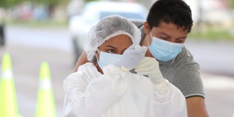 HOSPITALIZADOS 14 JÓVENES DE COVID-19