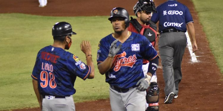 LIZARRAGA SE VA DE 4-3 Y TIGRES SE AGENCIA EL SEGUNDO DE LA SERIE