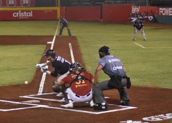 DE LA MANO DE SUS NOVATOS, TIGRES BLANQUEA A PIRATAS A DOMICILIO