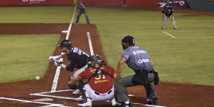 DE LA MANO DE SUS NOVATOS, TIGRES BLANQUEA A PIRATAS A DOMICILIO