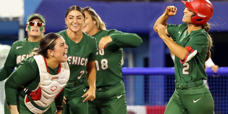 LA SELECCIÓN MEXICANA DE SOFTBOL VENCE A ITALIA Y ASPIRA AL BRONCE
