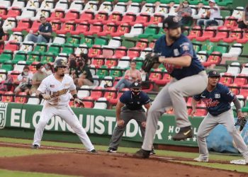 CONTUNDENTE OFENSIVA DE TIGRES EMPATA LA SERIE EN MÉRIDA
