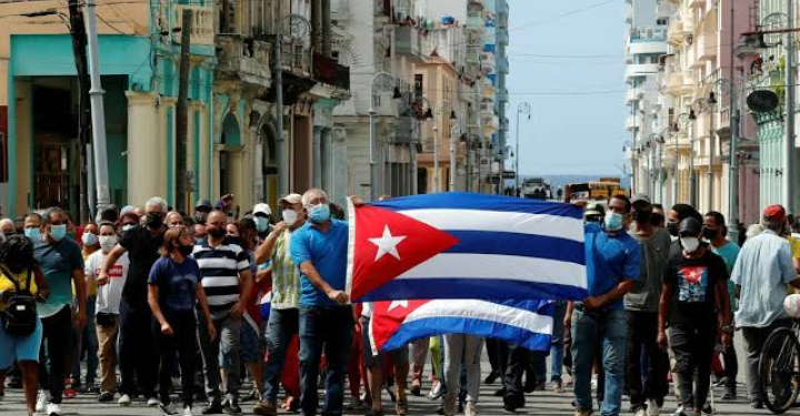 RECAUDACIÓN DE FIRMAS EN CONTRA DE LA CENSURA A LA LIBERTAD DE EXPRESIÓN EN CUBA