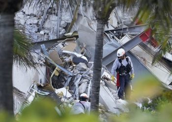 SOCORRISTA ENCUENTRA EL CUERPO DE SU HIJA EN EDIFICIO DERRUMBADO DE MIAMI
