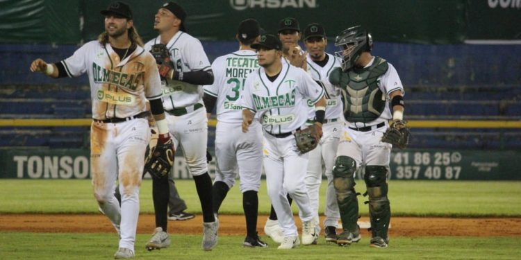 OLMECAS BOMBARDEA GALEÓN PIRATA Y MANTIENE SU RACHA GANADORA