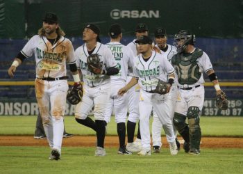 OLMECAS DOBLEGA AL AGUILA 5-2, Y ADELANTA EN LA SERIE CON GRAN PITCHEO DE ORAMAS