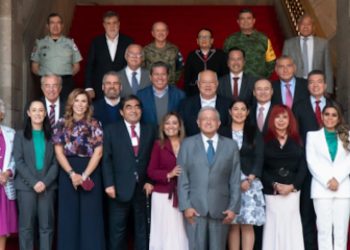 LÓPEZ OBRADOR PIDE A GOBERNADORES DE MORENA REDUCIR CRIMEN