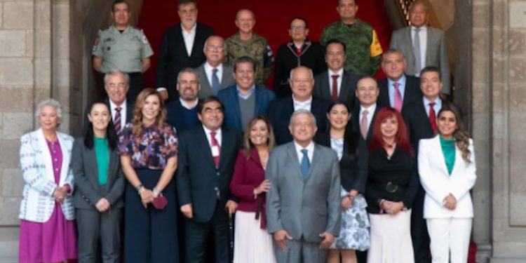 LÓPEZ OBRADOR PIDE A GOBERNADORES DE MORENA REDUCIR CRIMEN