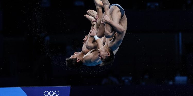 CUARTO LUGAR PARA LOS CLAVADISTAS DIEGO BALLEZA Y KEVIN BERLÍN