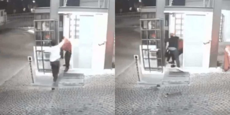 JÓVENES GOLPEAN A UN ADULTO MAYOR EN QUERÉTARO; LOS CAPTAN EN VIDEO