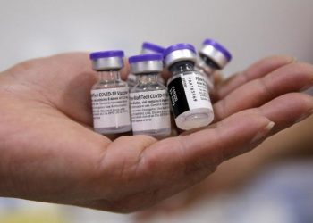 DOCUMENTAN EL PRIMER CASO DE PARÁLISIS FACIAL CON VACUNAS DE PFIZER
