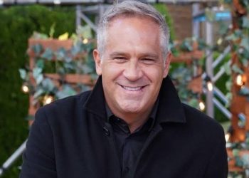 POR MOTIVOS DISCRIMINATORIOS, PIDEN CANCELAR LOS PROGRAMAS QUE ARATH DE LA TORRE TENGA EN TELEVISA