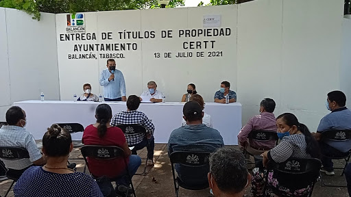 RECIBEN HABITANTES DE BALANCÁN CERTEZA JURÍDICA PATRIMONIAL