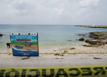 CIERRAN LA PLAYA “CALENTITA” POR REPARACIÓN DE SOCAVÓN EN COZUMEL