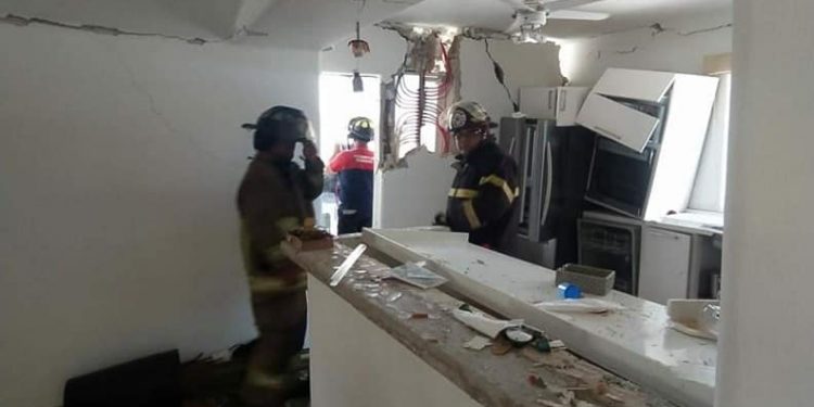 EXPLOTA UN BOILER EN COMPLEJO RESIDENCIAL ISLA DORADA DE LA ZONA HOTELERA DE CANCÚN; NO HAY LESIONADOS