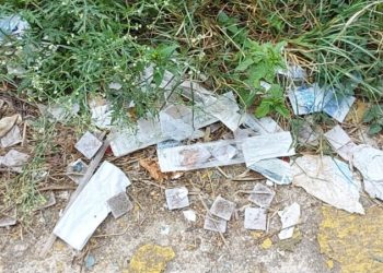 DENUNCIAN QUE BRIGADA DEJÓ EMPAQUES DE JERINGAS Y ALGODONES EN EL DOMO DE KANTUNILKÍN