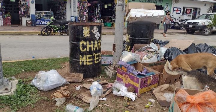 FELIPE CARRILLO PUERTO SE LLENA DE BASURA, AL EXTENDERSE PARO LABORAL