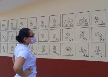 BUSCAN FOMENTAR LA LENGUA DE SEÑAS MEXICANA EN LÁZARO CÁRDENAS