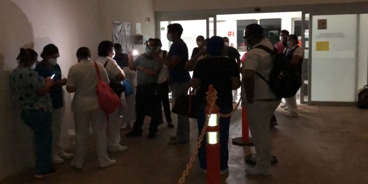 TRABAJADORES DE SALUD SE MANIFESTARON EN OTHÓN P. BLANCO