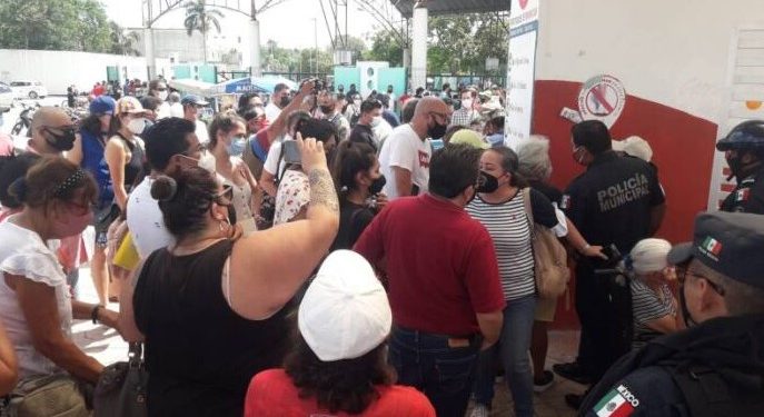 NIEGAN VACUNA A PLAYENSES QUE CRUZARON A COZUMEL PARA APLICARSE LA DOSIS DE PFIZER