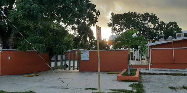 MAESTROS Y PADRES DE FAMILIA CONTAGIADOS DE COVID; LIMITANTE PARA REGRESO A CLASES