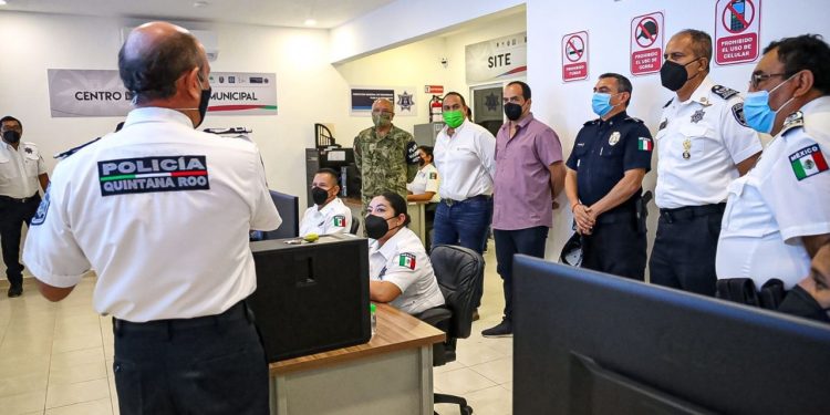 PRESENTAN EN ISLA MUJERES EL SISTEMA DE CONTROL DE POLICÍA NAVAL
