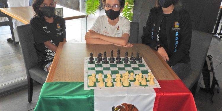 VIAJAN AJEDRECISTAS QUINTANARROENSES AL CAMPEONATO NORTEAMERICANO