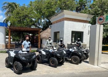ENTREGAN HOTELEROS DE TULUM CUATRO CUATRIMOTOS A LA GUARDIA NACIONAL