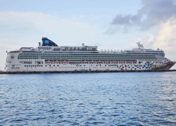 DESPUÉS DEL HURACÁN LA VIDA SIGUE, LLEGA NUEVO CRUCERO A COZUMEL