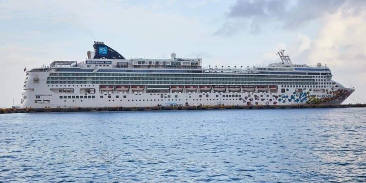 DESPUÉS DEL HURACÁN LA VIDA SIGUE, LLEGA NUEVO CRUCERO A COZUMEL