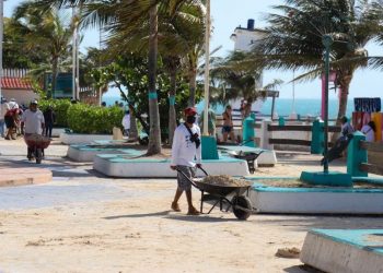 REALIZAN OPERATIVO DE LIMPIEZA EN PUERTO MORELOS