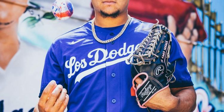 PRESENTAN DODGERS UN NUEVO UNIFORME