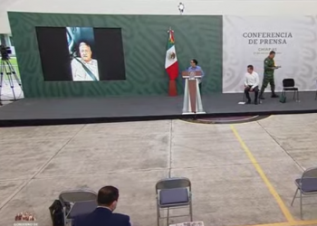 INICIAN LA «MAÑANERA» SIN AMLO; LA CNTE BLOQUEA SU CAMIONETA