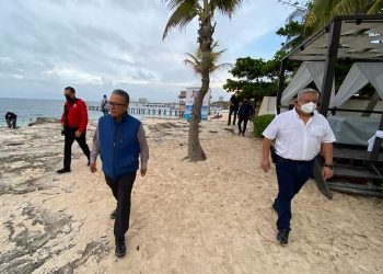 MANTIENEN VIGILANCIA Y PRESENCIA POLICIACA EN PLAYAS DE CANCÚN