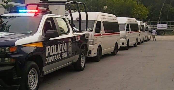 SALEN VEHÍCULOS DE TULUM HACIA PUNTA ALLEN PARA INICIAR LA EVACUACIÓN