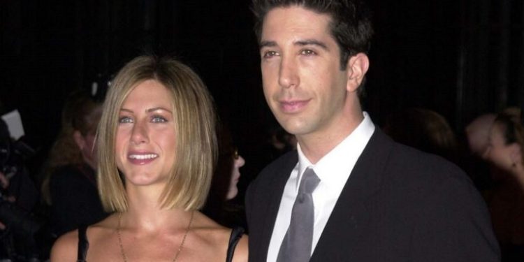 ¡»FRIENDS» EN LA VIDA REAL! JENNIFER ANISTON Y DAVID SCHWIMMER ESTARÍAN SALIENDO