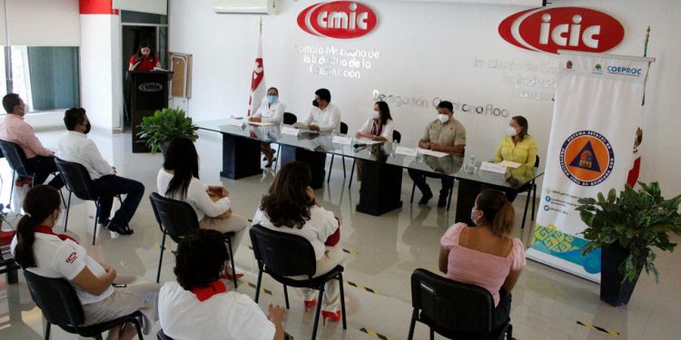 FIRMAN CONVENIO PROTECCIÓN CIVIL Y LA CMIC