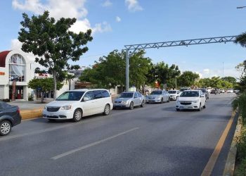 PADRES DE FAMILIA REALIZAN MANIFESTACIÓN PARA EL REGRESO A CLASES PRESENCIALES