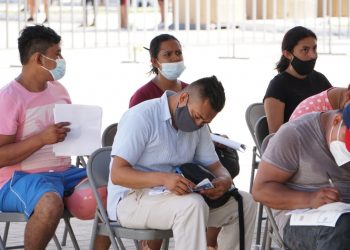 JÓVENES RECONOCEN LA BUENA ORGANIZACIÓN DE LA CAMPAÑA DE VACUNACIÓN EN SOLIDARIDAD