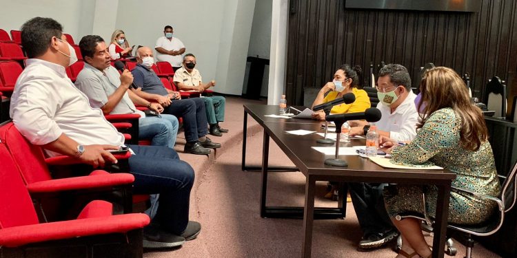 CRITICAN EMPRESARIOS INTENTO DE DIPUTADOS POR REELEGIRSE HASTA POR 12 AÑOS