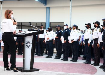 IMPARTEN CURSO DE SENSIBILIZACIÓN SOBRE VIOLENCIA DE GÉNERO A POLICÍAS