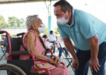 PESE A QUE LA GENTE NO QUISO QUE SE REELIGIERA, AFIRMA NIVARDO MENA QUE SE VA CON LA FRENTE EN ALTO