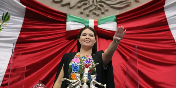 RINDE PROTESTA ANAHÍ GONZÁLEZ COMO DIPUTADA FEDERAL DEL DISTRITO 2 DE QUINTANA ROO