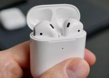 CON AIRPODS GRATIS, MOTIVAN A JÓVENES A VACUNARSE EN EU
