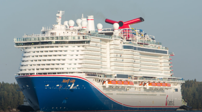 ATRACA ESTE LUNES EN COZUMEL CRUCERO IMPULSADO POR GAS NATURAL